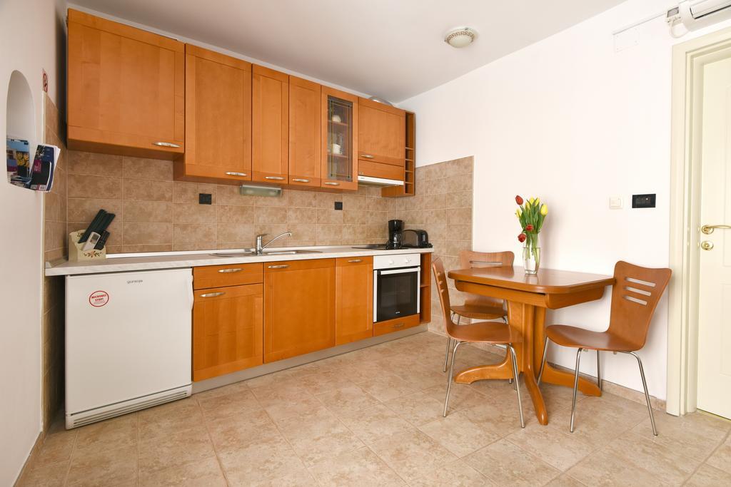 Apartments Kokolo Sibenik Ruang foto